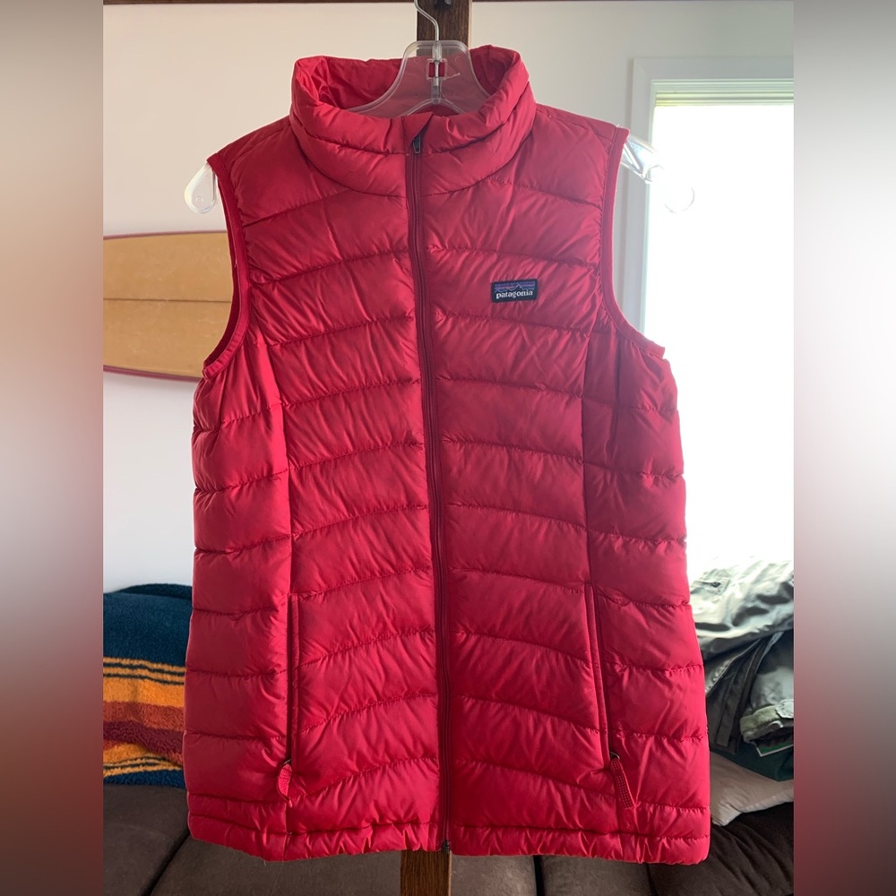 Magenta girls Patagonia puffer vest